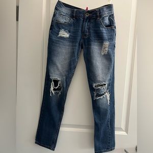 Distressed ankle jeans